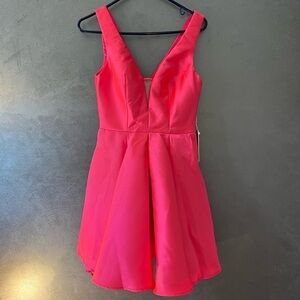 Vibrant Pink A-line Dress with Plunge Neckline for Prom